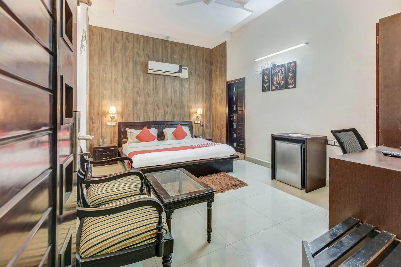Oyo 27999 Hotel Deep Sirsa Esterno foto
