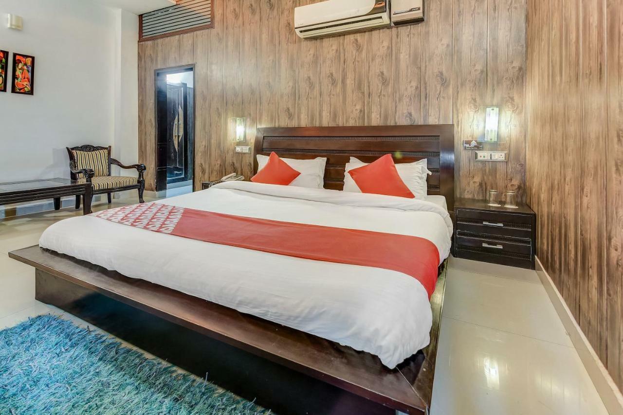 Oyo 27999 Hotel Deep Sirsa Esterno foto